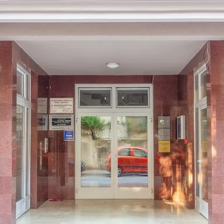 Διαμέρισμα Sunny Corner In City Center With Free Parking *